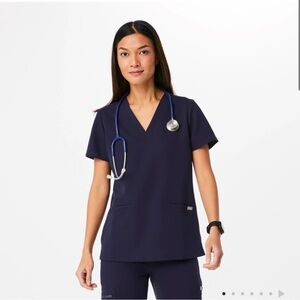 Casma Three-Pocket Scrub Top™